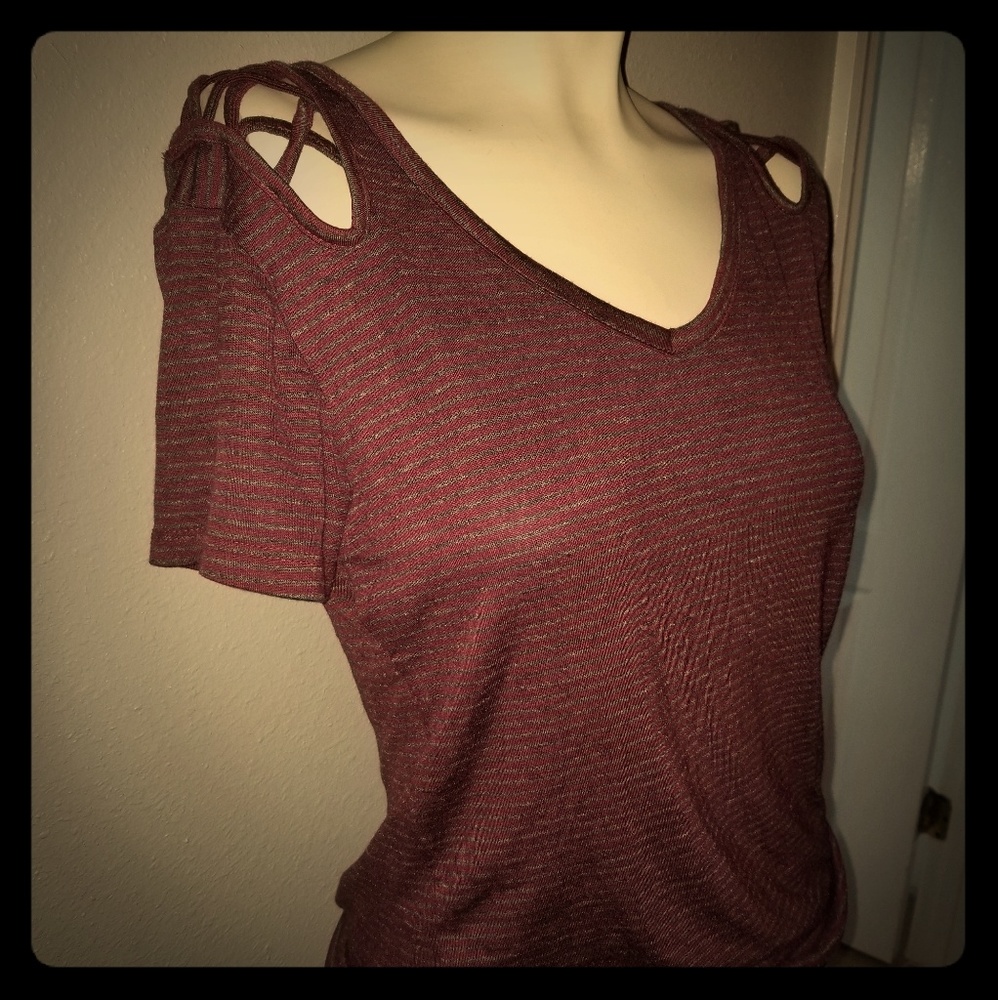 Casual grey and maroon tee NWOT